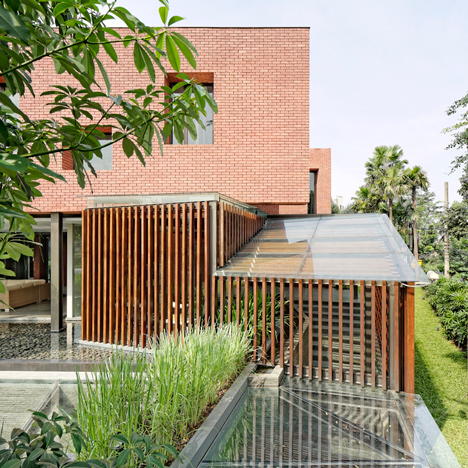 PS-26 Office by Wahana Architects
