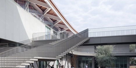 Sculptural roof tops new arts centre designed by wHY for California’s Pomona College