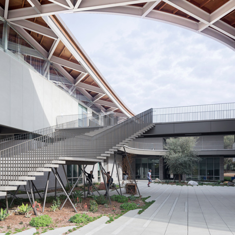 Sculptural roof tops new arts centre designed by wHY for California’s Pomona College