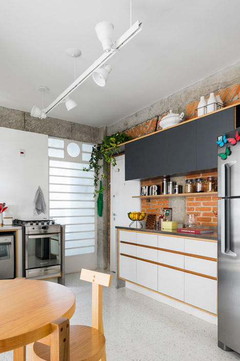 Pompeia apartment by Vitro Arquitetura