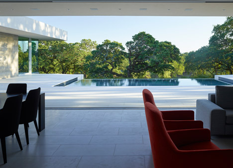 Retrospect Vineyards House by Swatt Miers