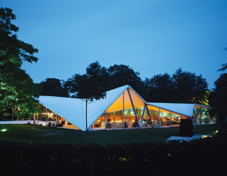 Serpentine Gallery Pavilion 2000 by Zaha Hadid