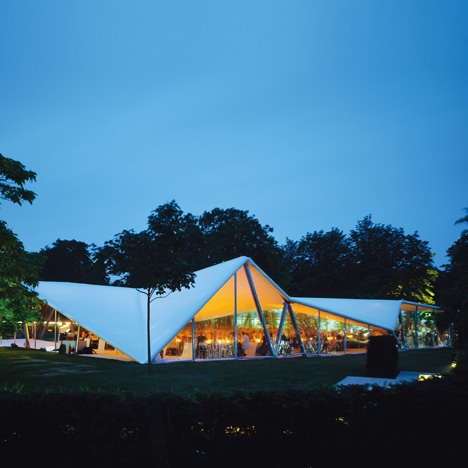 Serpentine Gallery Pavilion 2000 by Zaha Hadid