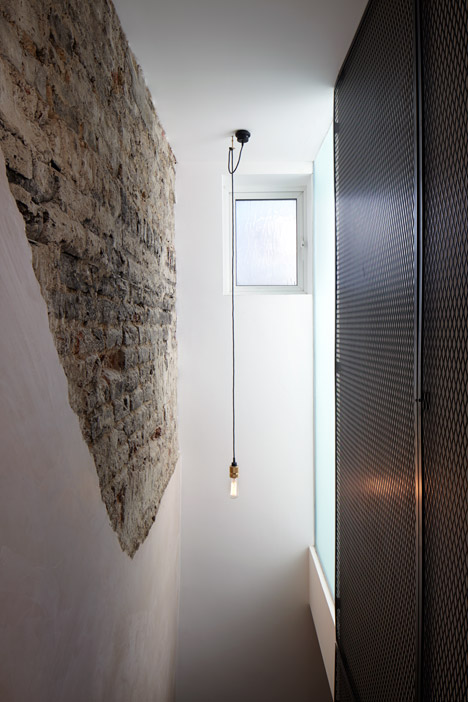 Skip Stop House by DH Liberty
