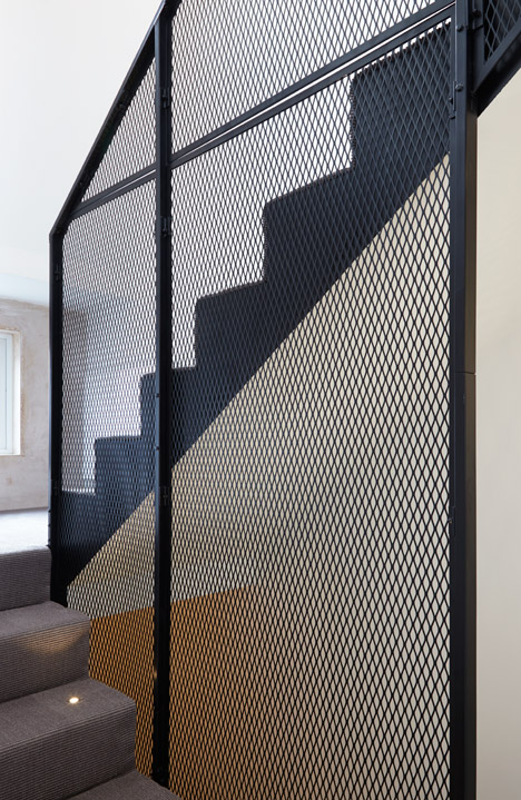 Skip Stop House by DH Liberty