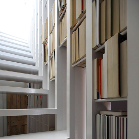 Stair-bookcase by Tamir Addadi Architecture