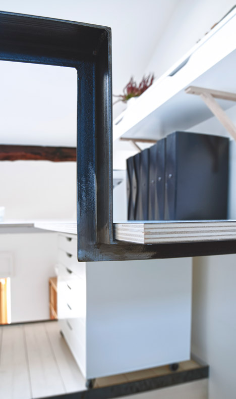 Tiny-Milan-Apartment-by-R-piuerre_dezeen_468_13