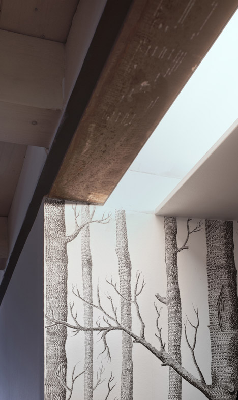Tiny-Milan-Apartment-by-R-piuerre_dezeen_468_17