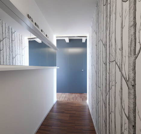 Tiny-Milan-Apartment-by-R-piuerre_dezeen_468_18