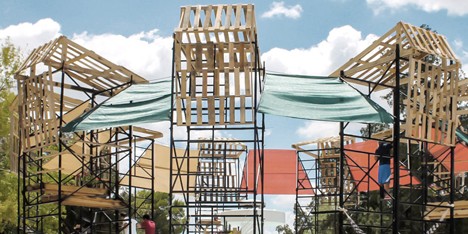 Students use scaffolding to build Urban Spa in a Mexican park