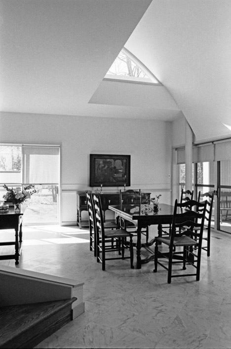 Postmodernism in architecture: Vanna Venturi House by Robert Venturi and Denise Scott Brown