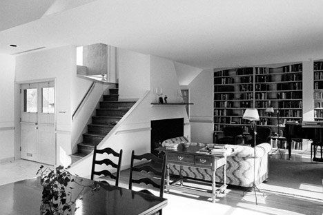 Postmodernism in architecture: Vanna Venturi House by Robert Venturi and Denise Scott Brown