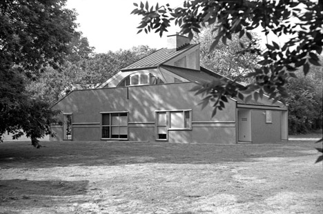 Postmodernism in architecture: Vanna Venturi House by Robert Venturi and Denise Scott Brown