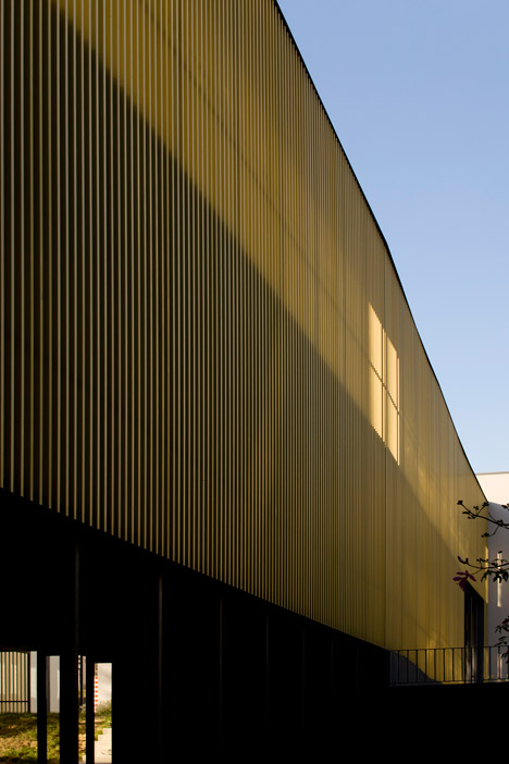 Vergilio-Ferreira-High-School-by-Atelier-Central-Arquitectos_dezeen_468_21