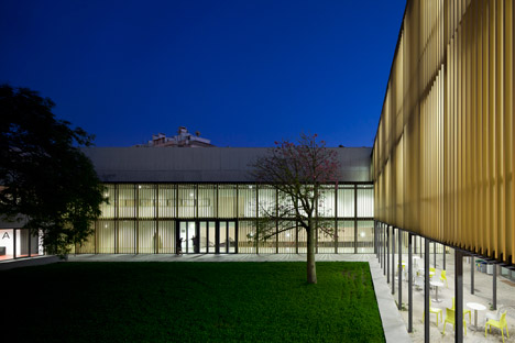 Vergilio-Ferreira-High-School-by-Atelier-Central-Arquitectos_dezeen_468_33