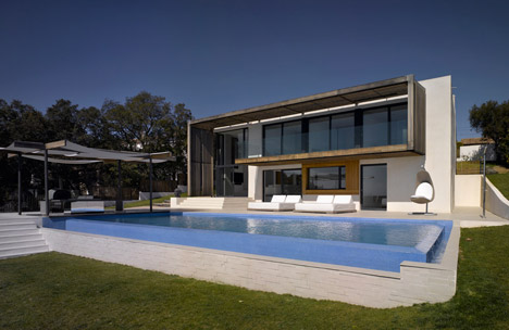 Villa Brash by Jak Studio