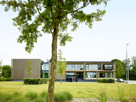 Vives service student facilities by AVDK