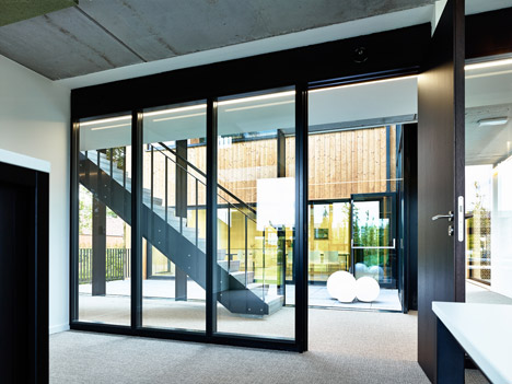 Vives service student facilities by AVDK