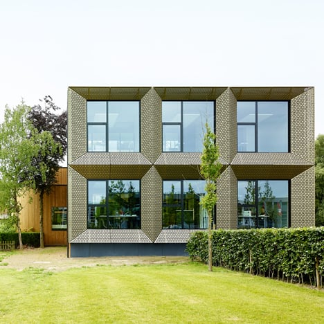 Vives service student facilities by AVDK