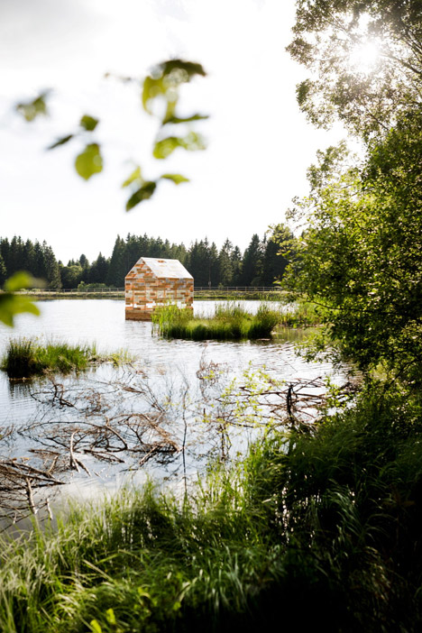 Walden Raft by Elise Morin and Florent Albinet