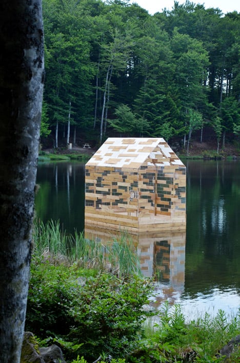 Walden Raft by Elise Morin and Florent Albinet
