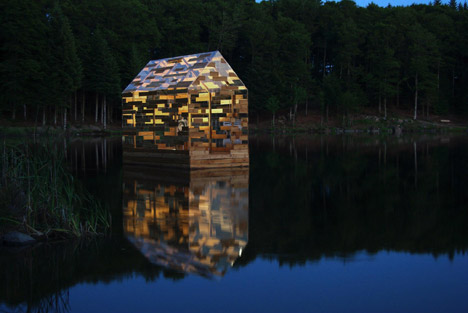 Walden Raft by Elise Morin and Florent Albinet