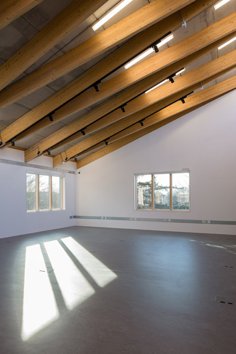 Wimbledon College of Arts studios by Penoyre & Prasad