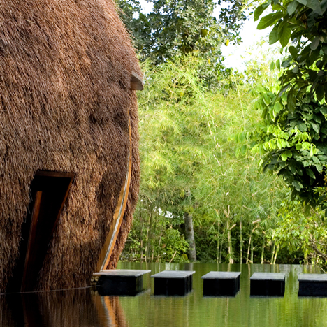 Wind and Water Bar by Vo Trong Nghia