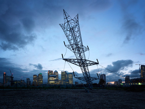 A-bullet-from-a-shooting-star_Alex-Chinneck_ldf-2015_dezeen_468_0