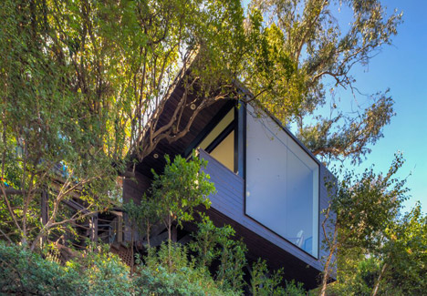 Black Box writing studio by ANX