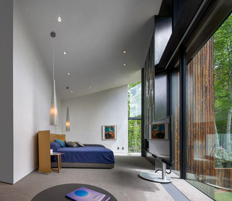 Blackbird House by Will Bruder Architects