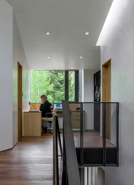 Blackbird House by Will Bruder Architects