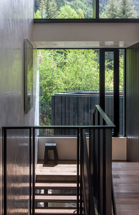 Blackbird House by Will Bruder Architects