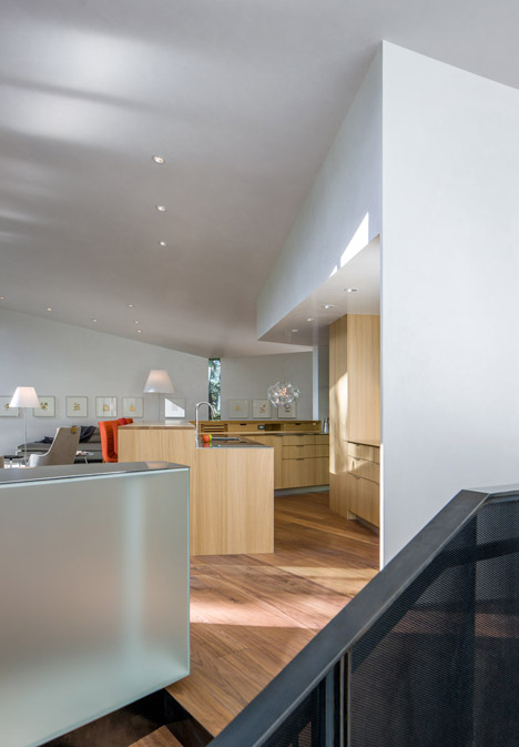 Blackbird House by Will Bruder Architects