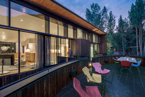Blackbird House by Will Bruder Architects