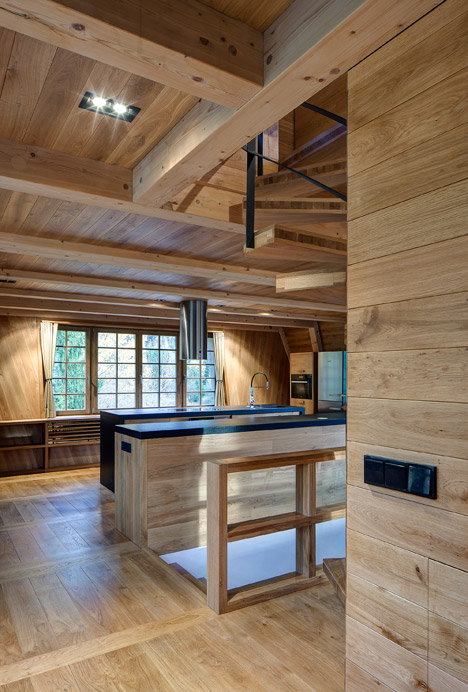 Chalet in Krkonose by Znamenictyr Architekti