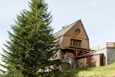 Chalet in Krkonose by Znamenictyr Architekti