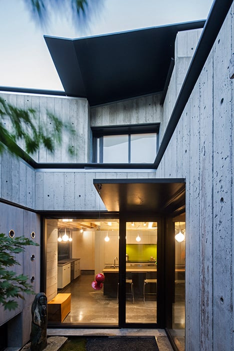 Cloister-House_Measured-Architecture_NIC-LEHOUX_dezeen_468_2