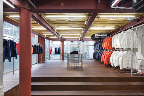 Descente Blanc Tokyo store by Schemata