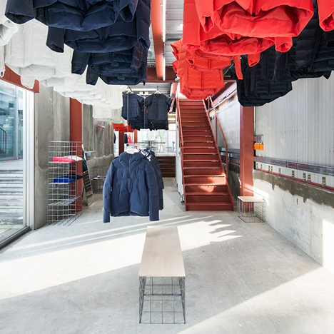 Descente Blanc Tokyo store by Schemata