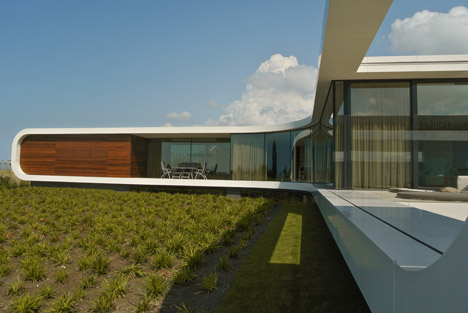 DuPont Corian Villa New Water