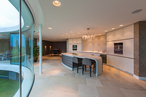DuPont Corian Villa New Water