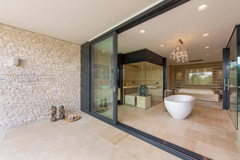 DuPont Corian Villa New Water