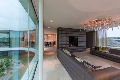 DuPont Corian Villa New Water