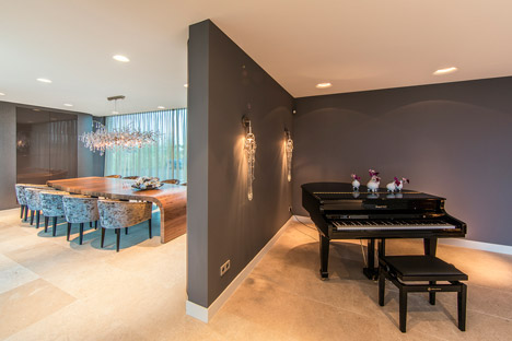 DuPont Corian Villa New Water