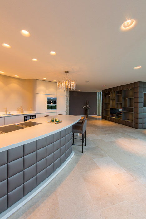 DuPont Corian Villa New Water