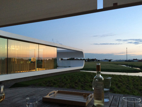DuPont Corian Villa New Water