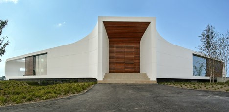 DuPont Corian Villa New Water