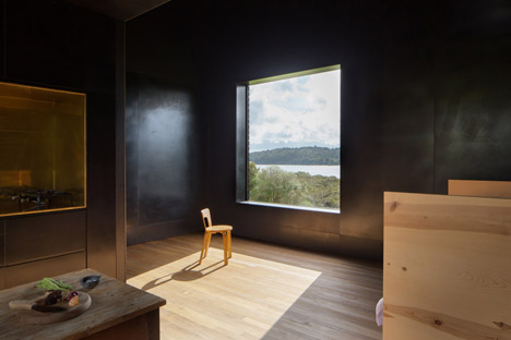 Eyrie-by-Cheshire-Architects_dezeen_468_10