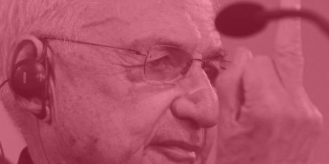 Frank Gehry sticking up his middle finger